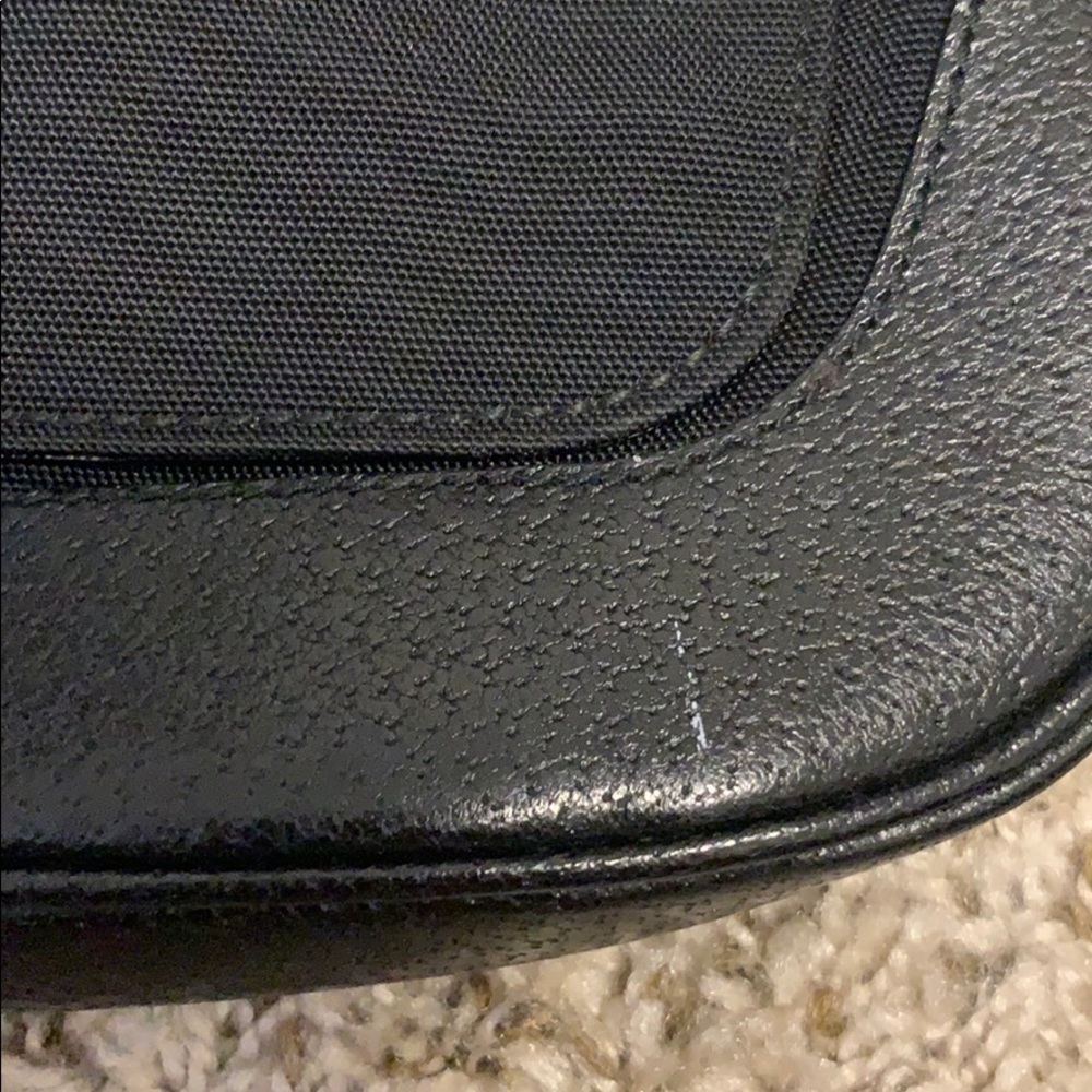 Authentic Gucci Purse! - Picture 5 of 7